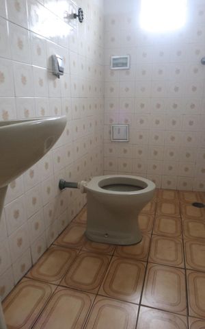 Casa à venda com 215m², 2 quartos e 1 vagaBanheiro de Cima