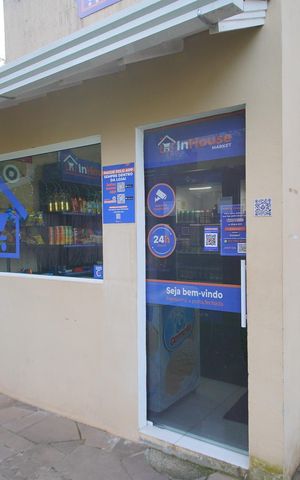 Casa de condomínio à venda com 55m², 3 quartos e 2 vagasMercado