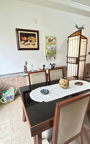 Casa à venda com 341m², 6 quartos e 2 vagasSala 1