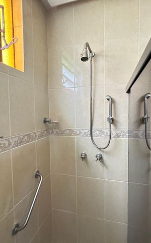 Casa à venda com 341m², 6 quartos e 2 vagasBanheiro Social
