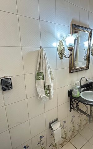 Casa à venda com 341m², 6 quartos e 2 vagasLavabo 