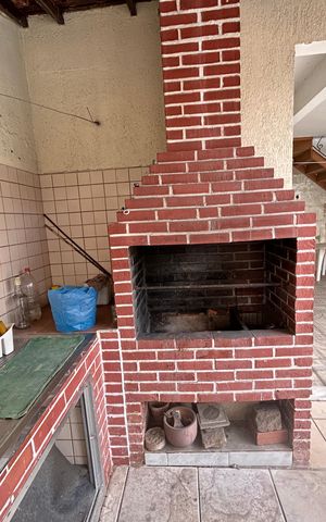 Casa à venda com 341m², 6 quartos e 2 vagasChurrasqueira