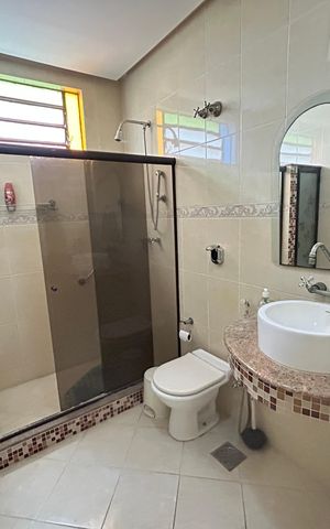 Casa à venda com 341m², 6 quartos e 2 vagasBanheiro Social