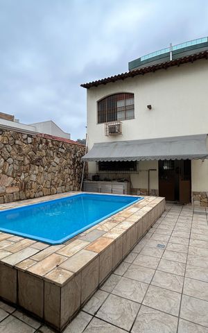 Casa à venda com 341m², 6 quartos e 2 vagasPiscina