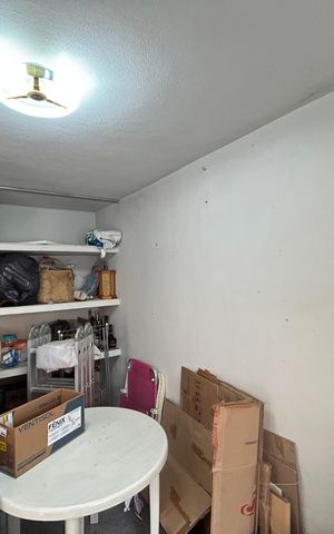Casa à venda com 341m², 6 quartos e 2 vagasQuarto 1 anexo