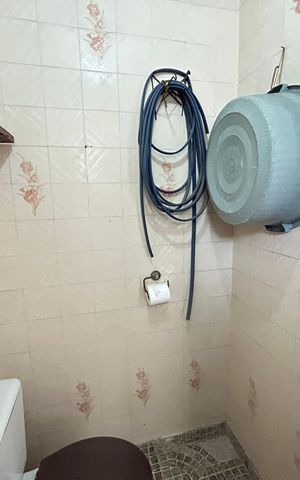 Casa à venda com 341m², 6 quartos e 2 vagasChuveiro