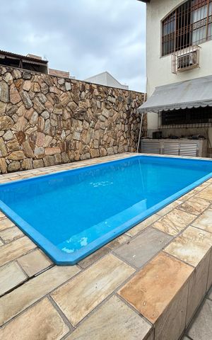 Casa à venda com 341m², 6 quartos e 2 vagasPiscina