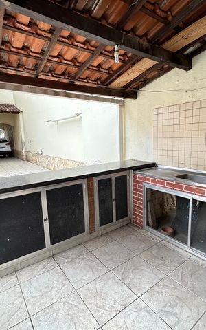 Casa à venda com 341m², 6 quartos e 2 vagasChurrasqueira