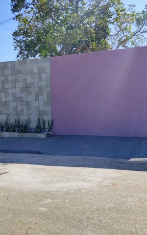 Casa à venda com 200m², 4 quartos e 3 vagas Casa à venda com 200m², 4 quartos e 3 vagasFachada