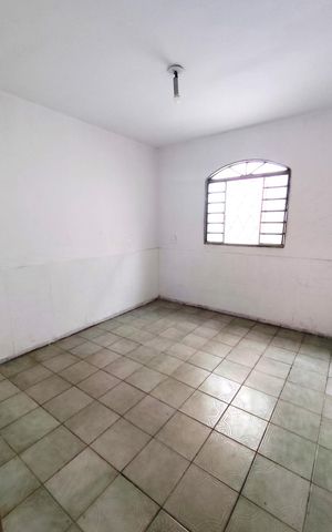 Casa à venda com 200m², 4 quartos e 3 vagas Casa à venda com 200m², 4 quartos e 3 vagasQuarto