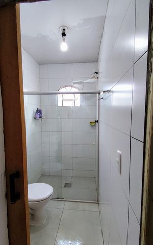Casa à venda com 200m², 4 quartos e 3 vagas Casa à venda com 200m², 4 quartos e 3 vagasBanheiro