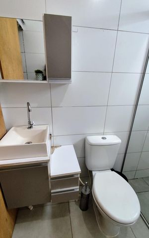 Casa à venda com 200m², 4 quartos e 3 vagas Casa à venda com 200m², 4 quartos e 3 vagasBanheiro