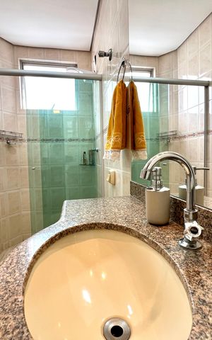 Apartamento à venda com 130m², 3 quartos e 1 vaga Apartamento à venda com 130m², 3 quartos e 1 vagaBanheiro Social