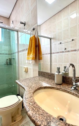Apartamento à venda com 130m², 3 quartos e 1 vaga Apartamento à venda com 130m², 3 quartos e 1 vagaBanheiro Social