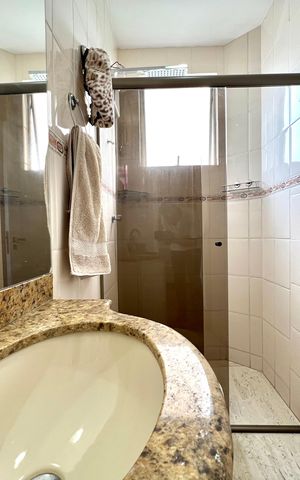 Apartamento à venda com 130m², 3 quartos e 1 vaga Apartamento à venda com 130m², 3 quartos e 1 vagaBanheiro da Suíte