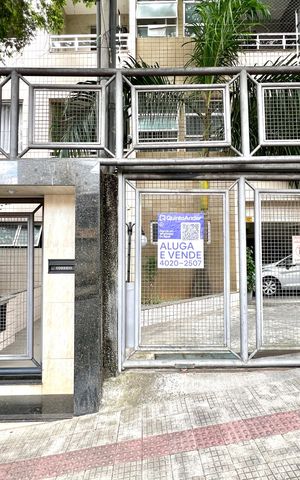 Apartamento à venda com 130m², 3 quartos e 1 vaga Apartamento à venda com 130m², 3 quartos e 1 vagaFachada