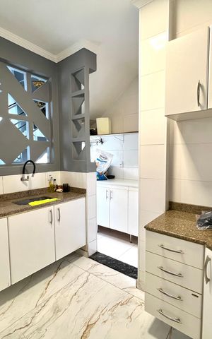 Apartamento à venda com 130m², 3 quartos e 1 vaga Apartamento à venda com 130m², 3 quartos e 1 vagaCozinha