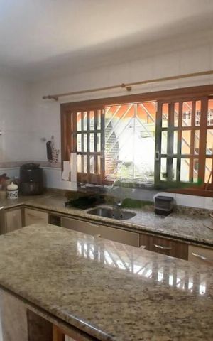 Casa à venda com 150m², 4 quartos e 4 vagas