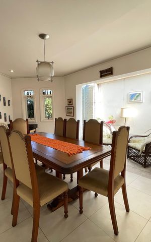 Casa à venda com 650m², 5 quartos e 6 vagas Casa à venda com 650m², 5 quartos e 6 vagasCozinha