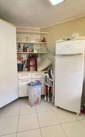Casa à venda com 650m², 5 quartos e 6 vagas Casa à venda com 650m², 5 quartos e 6 vagasÁrea de Serviço