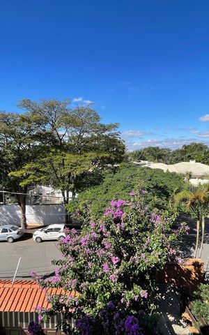 Casa à venda com 650m², 5 quartos e 6 vagas Casa à venda com 650m², 5 quartos e 6 vagasQuarto 2