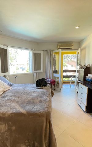 Casa à venda com 650m², 5 quartos e 6 vagas Casa à venda com 650m², 5 quartos e 6 vagasQuarto 1