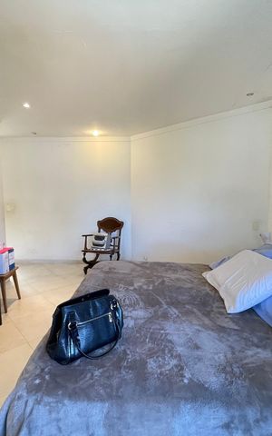 Casa à venda com 650m², 5 quartos e 6 vagas Casa à venda com 650m², 5 quartos e 6 vagasQuarto 1