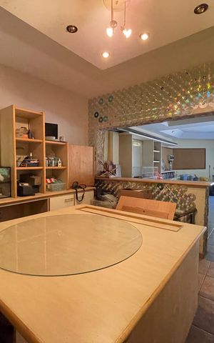 Casa à venda com 650m², 5 quartos e 6 vagas Casa à venda com 650m², 5 quartos e 6 vagasAtelie