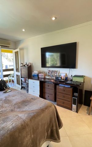 Casa à venda com 650m², 5 quartos e 6 vagas Casa à venda com 650m², 5 quartos e 6 vagasQuarto 1