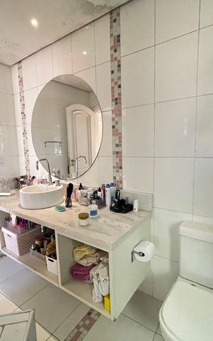 Casa à venda com 650m², 5 quartos e 6 vagas Casa à venda com 650m², 5 quartos e 6 vagasBanheiro 4