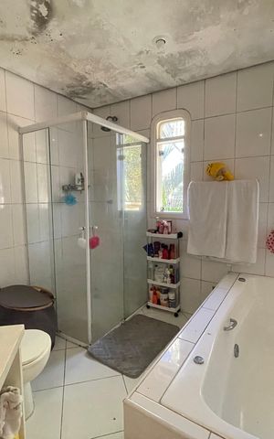 Casa à venda com 650m², 5 quartos e 6 vagas Casa à venda com 650m², 5 quartos e 6 vagasBanheiro 4