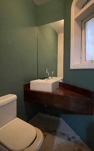 Casa à venda com 650m², 5 quartos e 6 vagas Casa à venda com 650m², 5 quartos e 6 vagasBanheiro 7