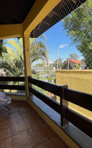 Casa à venda com 650m², 5 quartos e 6 vagas Casa à venda com 650m², 5 quartos e 6 vagasQuarto 4