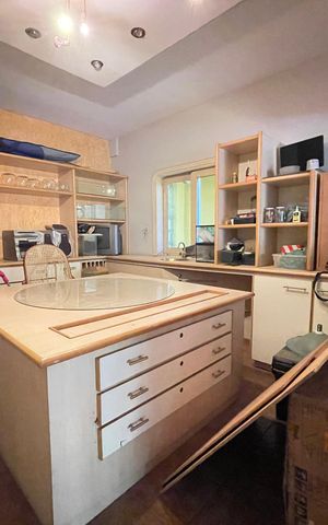 Casa à venda com 650m², 5 quartos e 6 vagas Casa à venda com 650m², 5 quartos e 6 vagasAtelie