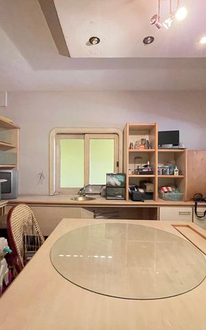 Casa à venda com 650m², 5 quartos e 6 vagas Casa à venda com 650m², 5 quartos e 6 vagasAtelie