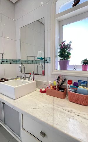 Casa à venda com 650m², 5 quartos e 6 vagas Casa à venda com 650m², 5 quartos e 6 vagasBanheiro 5
