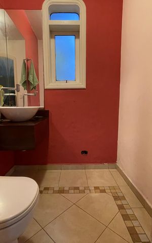 Casa à venda com 650m², 5 quartos e 6 vagas Casa à venda com 650m², 5 quartos e 6 vagasBanheiro 6