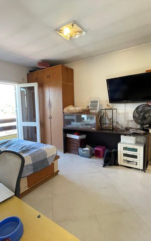 Casa à venda com 650m², 5 quartos e 6 vagas Casa à venda com 650m², 5 quartos e 6 vagasQuarto 3