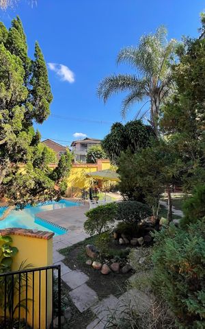 Casa à venda com 650m², 5 quartos e 6 vagas Casa à venda com 650m², 5 quartos e 6 vagasQuintal