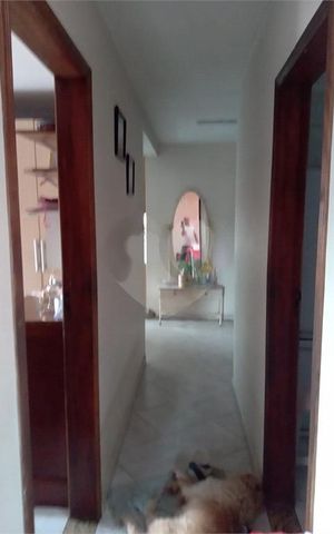 Casa à venda com 334m², 3 quartos e 4 vagas