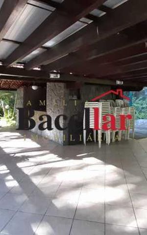 Casa de condomínio à venda com 122m², 3 quartos e 2 vagas