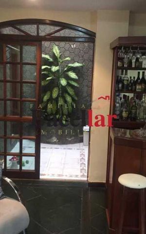 Casa de condomínio à venda com 122m², 3 quartos e 2 vagas