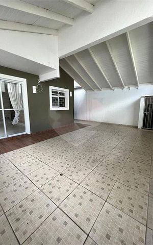 Casa à venda com 127m², 3 quartos e 2 vagas