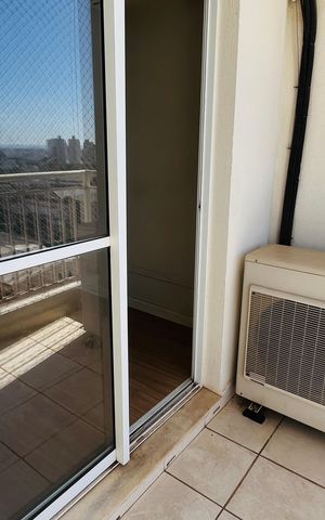 Apartamento à venda com 74m², 3 quartos e 2 vagas Apartamento à venda com 74m², 3 quartos e 2 vagasVaranda da Sala