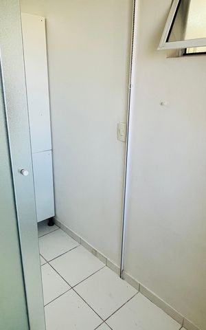 Apartamento à venda com 74m², 3 quartos e 2 vagas Apartamento à venda com 74m², 3 quartos e 2 vagasÁrea de serviço