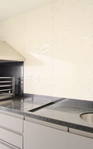 Apartamento para alugar com 180m², 4 quartos e 3 vagasVaranda