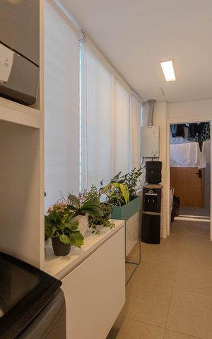 Apartamento à venda com 240m², 4 quartos e 1 vagaÁrea de Serviço