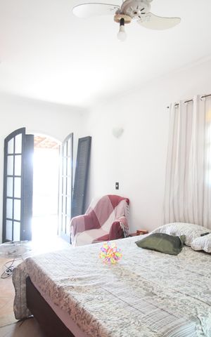 Casa à venda com 250m², 4 quartos e 2 vagassuíte 
