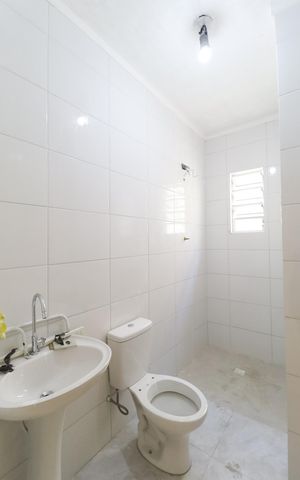 Casa para alugar com 80m², 1 quarto e 1 vaga Casa para alugar com 80m², 1 quarto e 1 vagaBanheiro