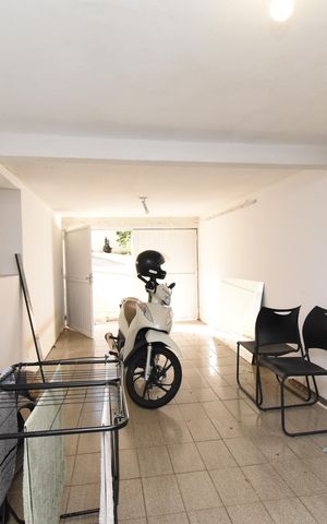 Casa à venda com 166m², 3 quartos e 4 vagasGaragem